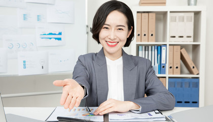 照护险与长期照护险 定义、区别与看护服务详解